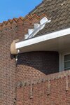 De gevel 'golft' naar binnen.
<br/>
Marcel Westhoff, 2019-02-01